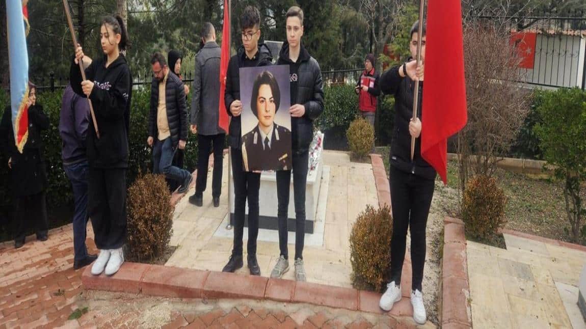 Türkiye’nin ‘’ilk Şehit Kadın Savaş Pilotu Teğmen Ayfer GÖK’ü’’ şehadetinin yıl dönümünde mezarı başında dualarla andık.